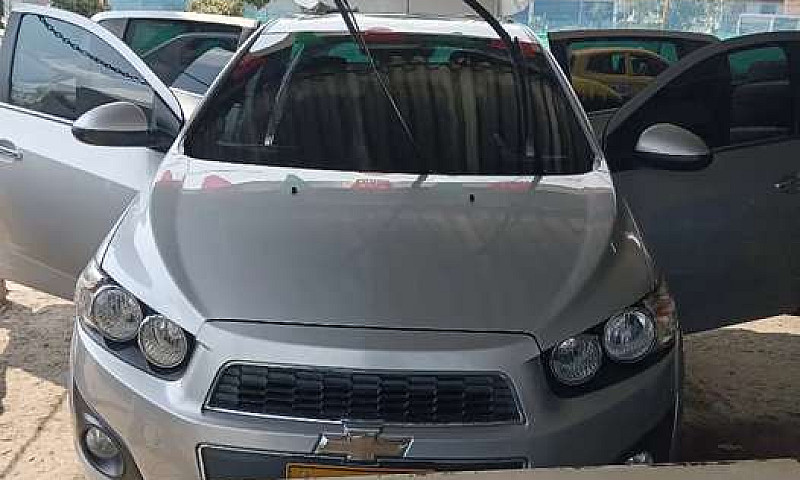 Chevrolet Sonic Lt 2...