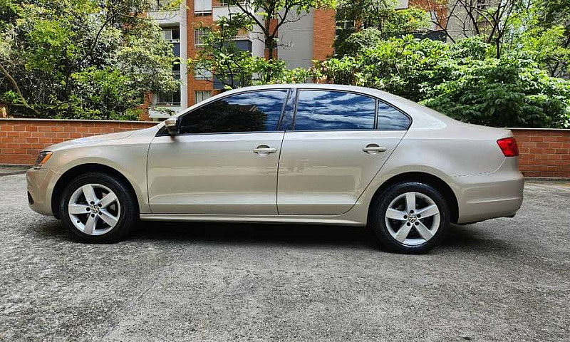 Volkswagen Jetta Tre...