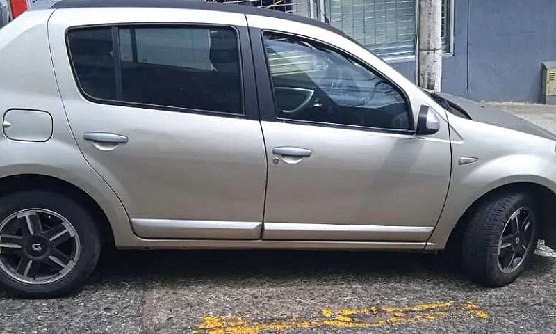 Renault Sandero...