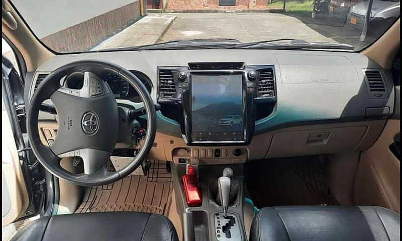 Toyota Fortuner 2014...