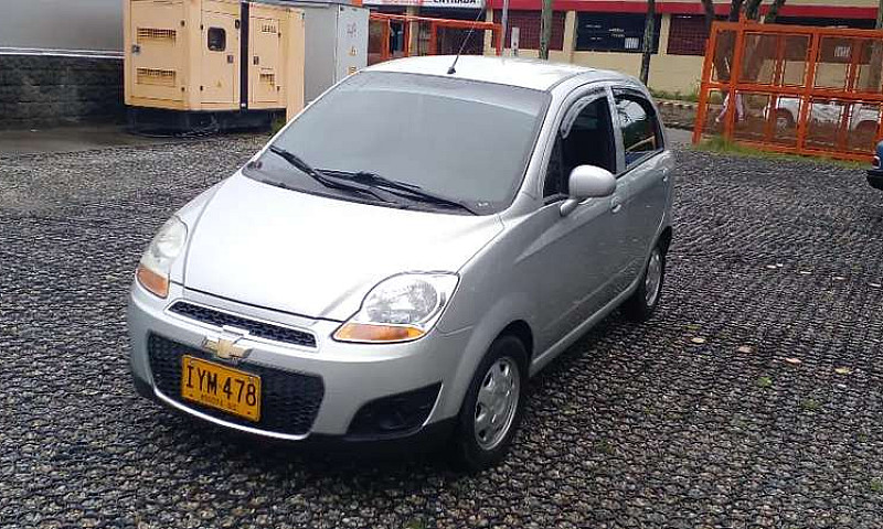 Vendo Automóvil Chev...