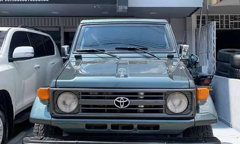 Toyota La D Cruise...