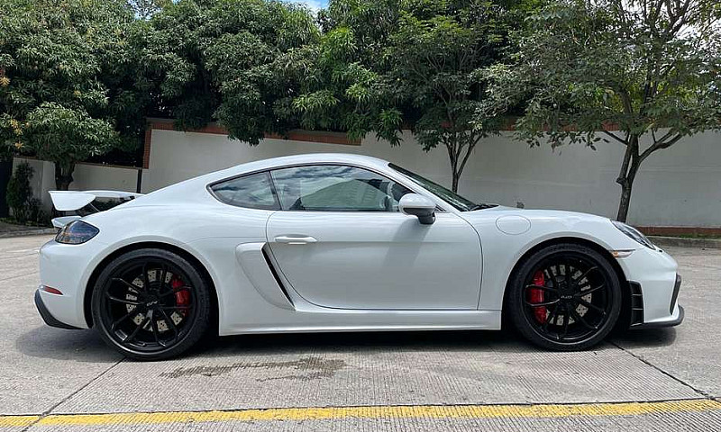 Porsche 718 Cayman G...