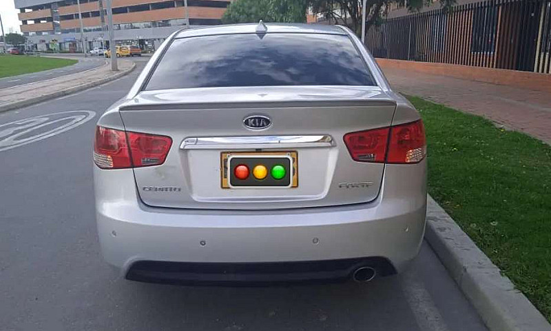 Vendo Kia Cerato 201...