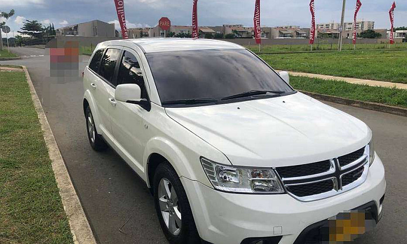 Vendo Dodge Journey...