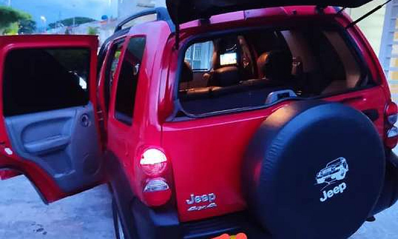 Camioneta Jeep Chero...