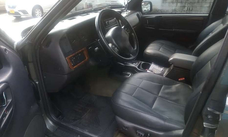 Vendo Jeep Cherokee ...
