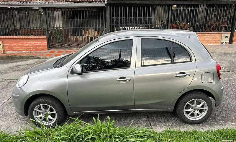 Hermoso Nissan March...