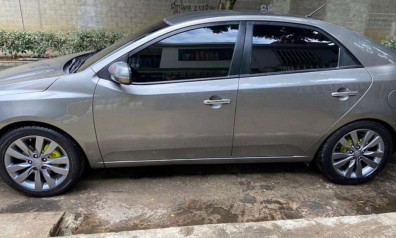 Se Vende Kia Cerato ...