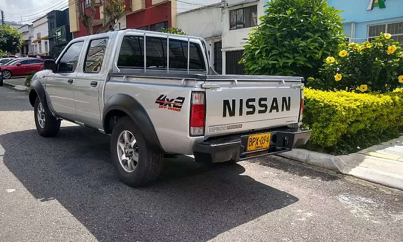 Nissan Frontier 2.4 ...