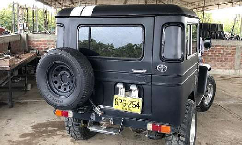 Toyota Fj 40...