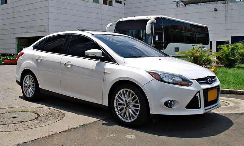 Ford Focus Titanium...