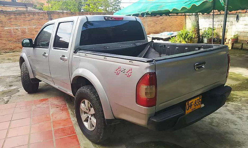 Dmax 2006 Plateada...