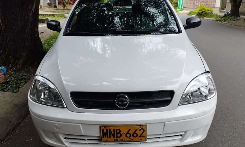 Vendo Corsa En Muy B...