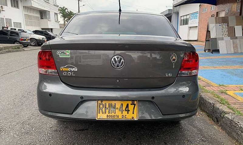 Volkswagen Gol Sedan...