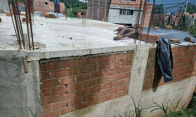 Vendo Casa...