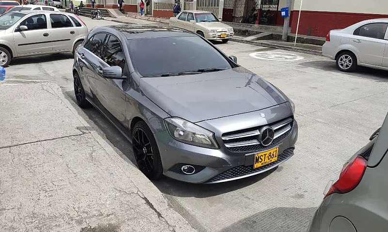 Mercedes Benz A200 2...