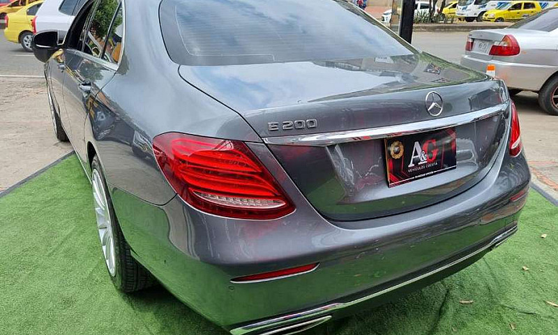 Mercedes Benz E200 A...