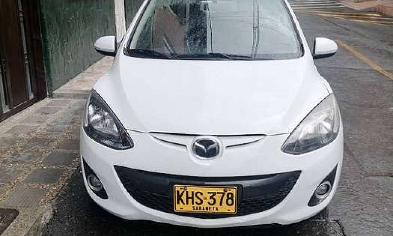 Mazda2 Blanco Segund...