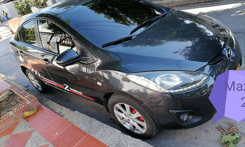 Se Vende Mazda 2....