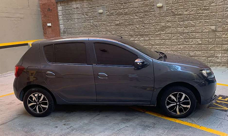 Renault Sandero Auto...