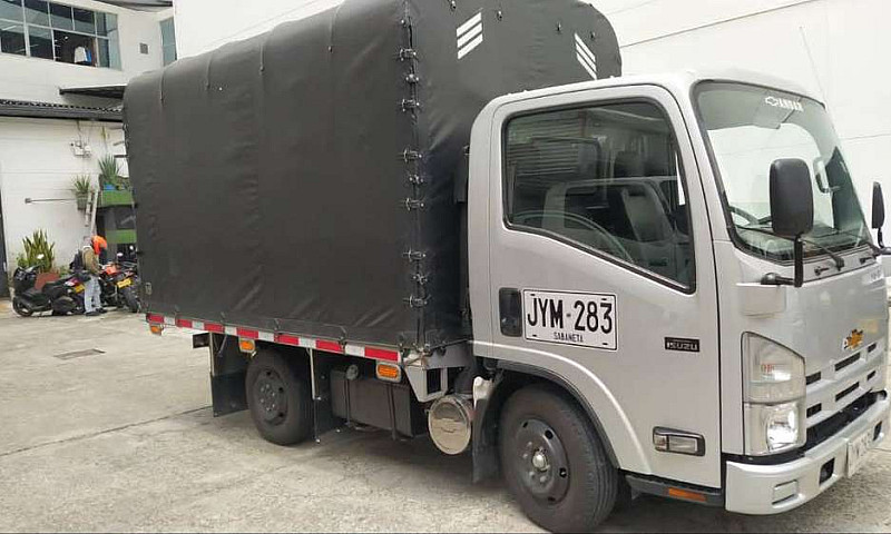 Camion Nhr...