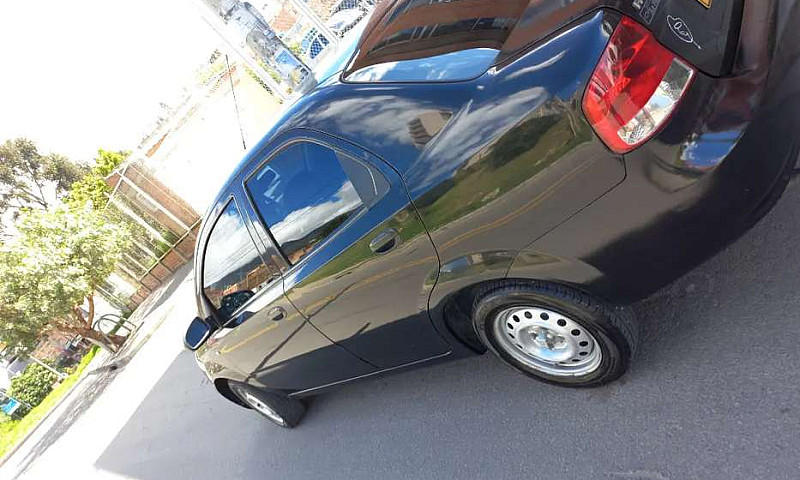 Vendo Aveo 1.6 Sedan...