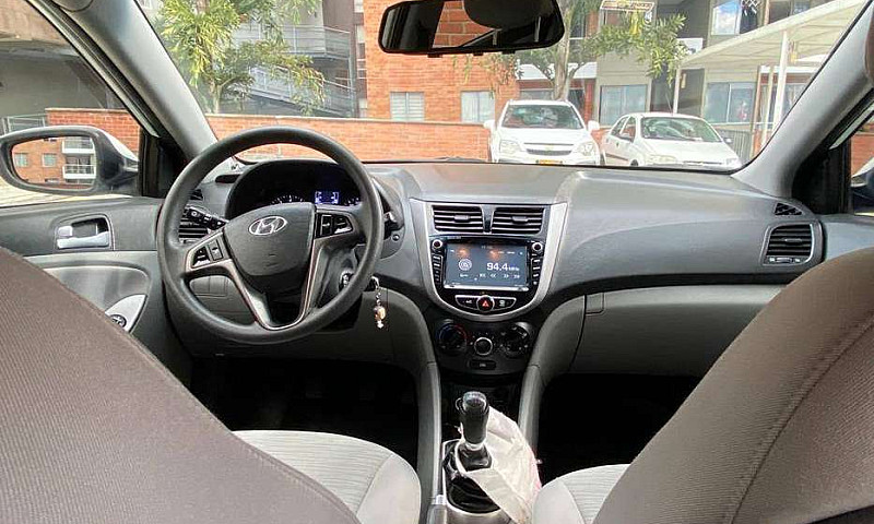Vendo Hyundai Accent...