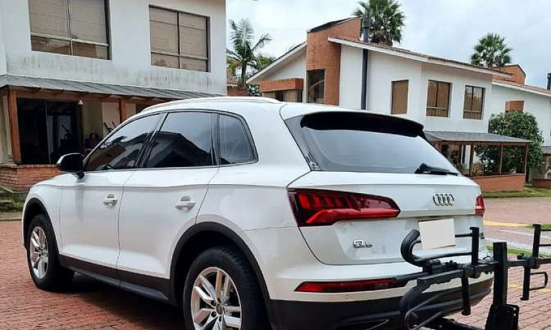 Audi Q5 Attraction 2...