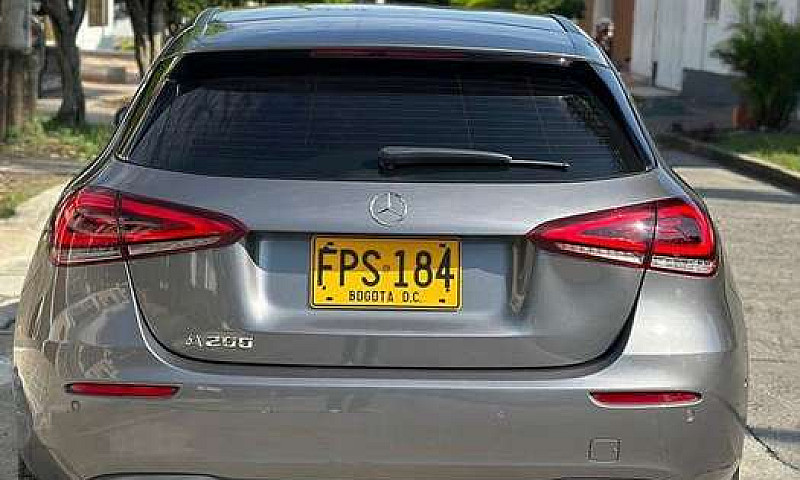 Mercedes Benz A200...