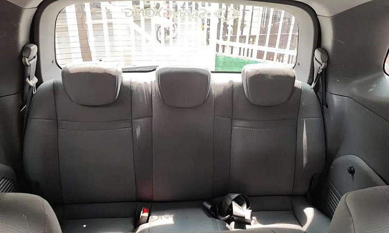 Ssangyong Rodius...