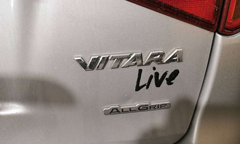 Suzuki Vitara Live A...