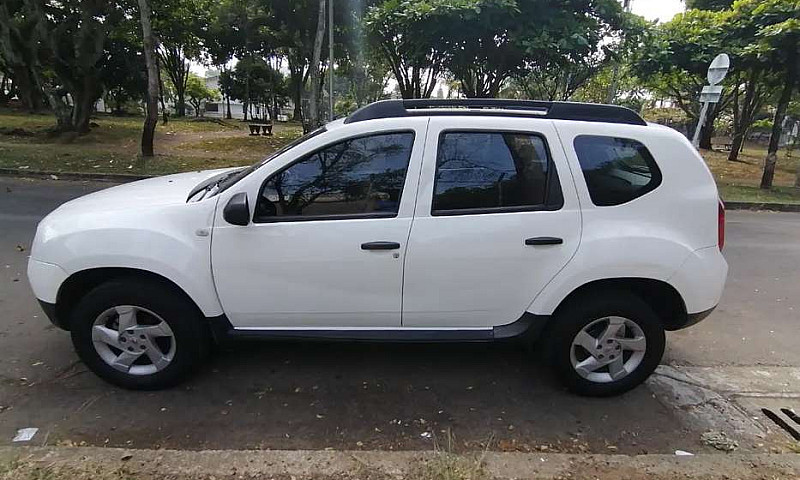 Renault Duster 2015...