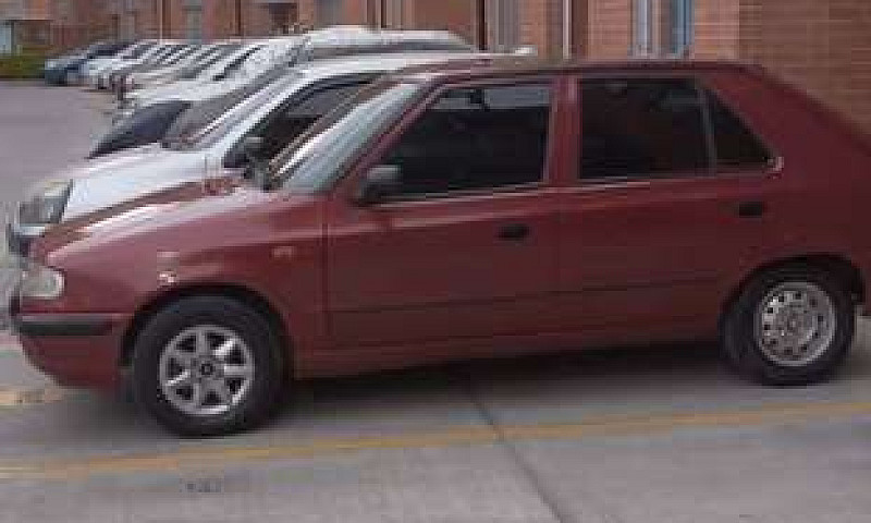 Vendo Skoda Modelo 1...