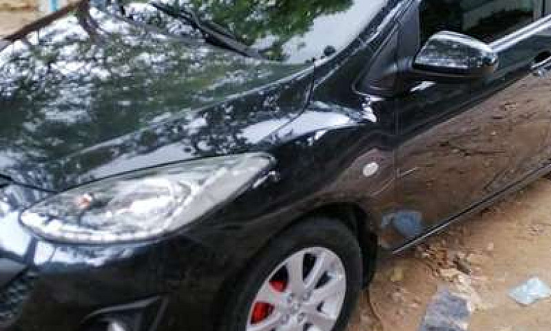 Se Vende Mazda 2....