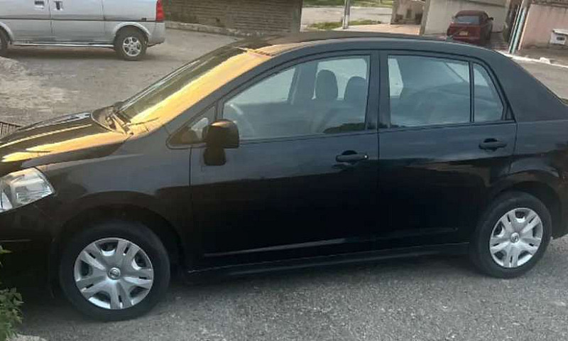 Vendo Nissan Tiida 2...