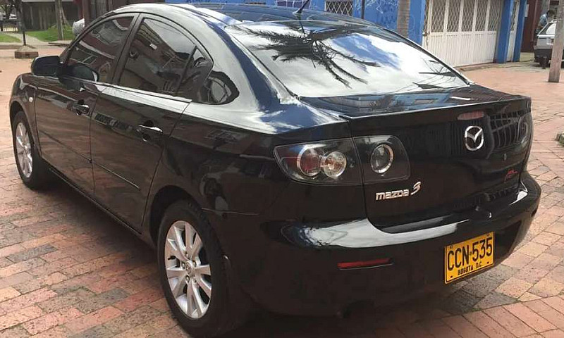 Excelente Mazda 3...