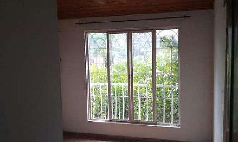 Se Vende Casa...