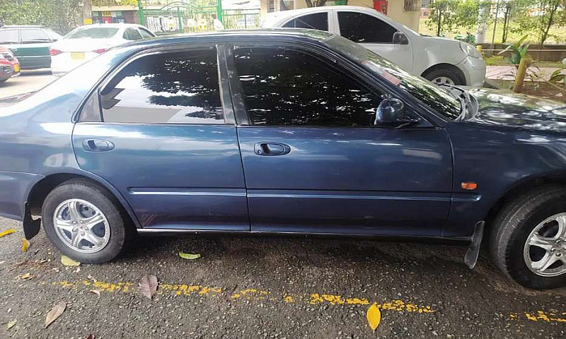 Se Vende Carro Honda...