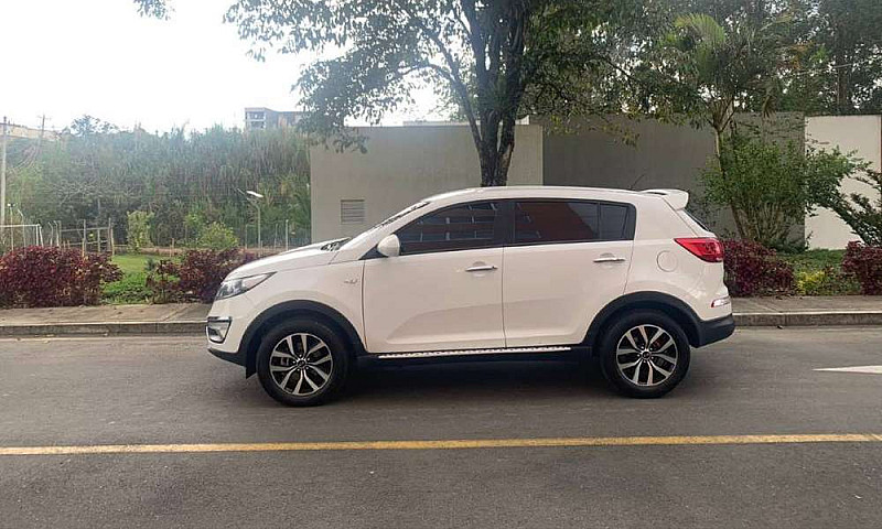 Kia Sportage Revolut...