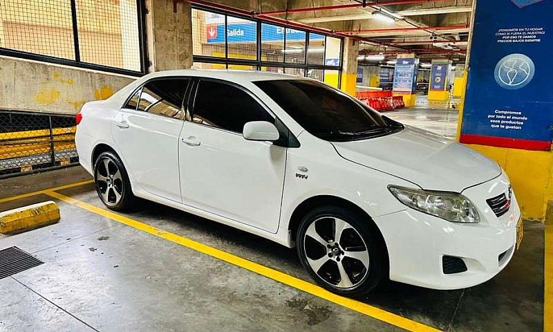 Vendo Toyota Corolla...