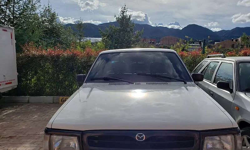 Mazda B2200 Platon...