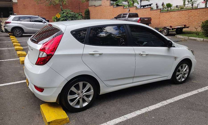 Hyundai Accent I25 1...