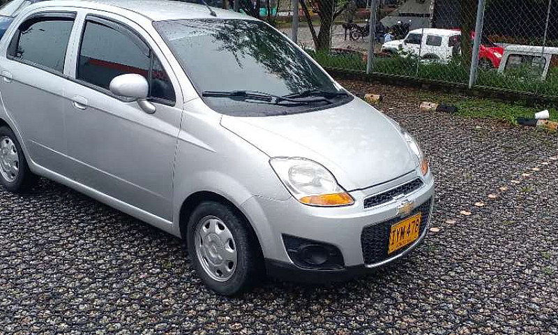 Vendo Automóvil Chev...