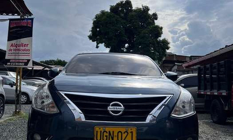 Nissan Versa Advance...