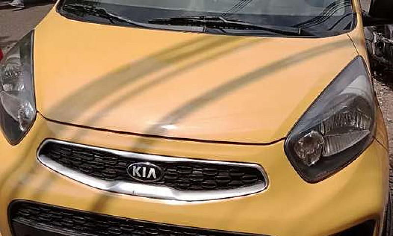 Taxi Kia Ion...