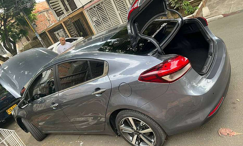 Se Vende Kia Cerato ...