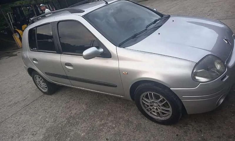 Renault Clio En Exce...