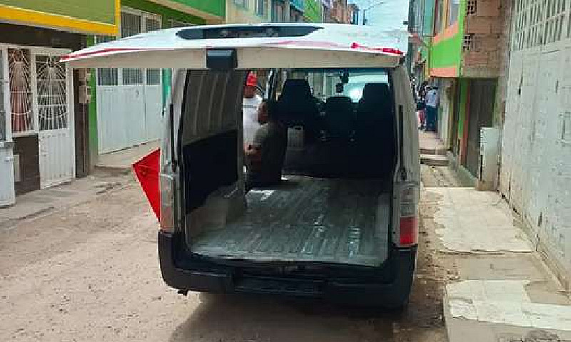 Vendo Nissan Urban...