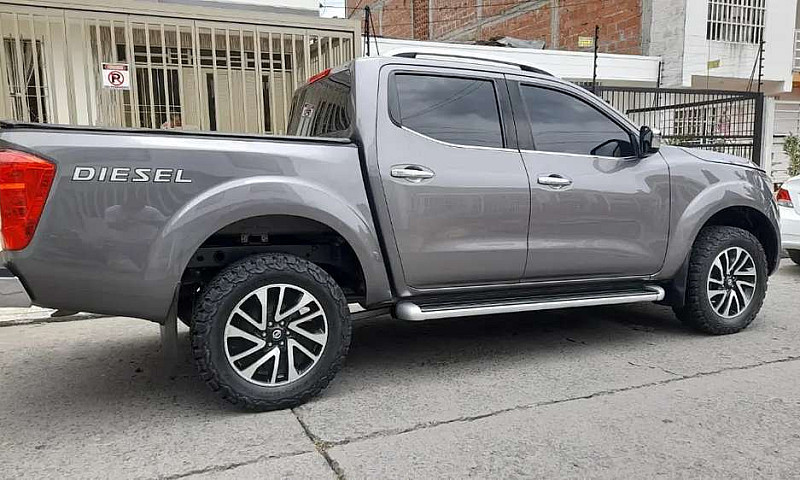 Nissan Frontier Le A...